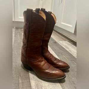 Rugged and Refined: Vintage Tony Lama “Old Buck” Style 6153 Leather Boots (9D)